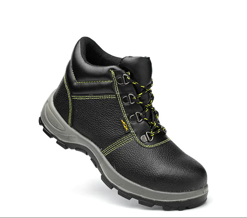 Wear-Resistant Non-Slip Safety Shoes for Tough Environments.