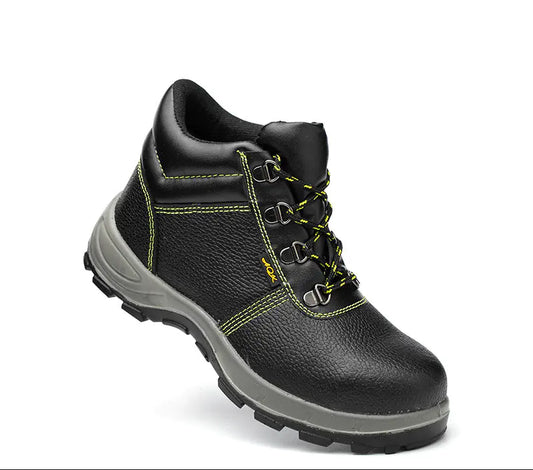 Wear-Resistant Non-Slip Safety Shoes for Tough Environments.
